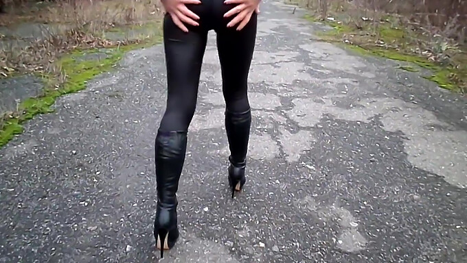 Tight Och Sexig: Klackar Och Tighta Leggings