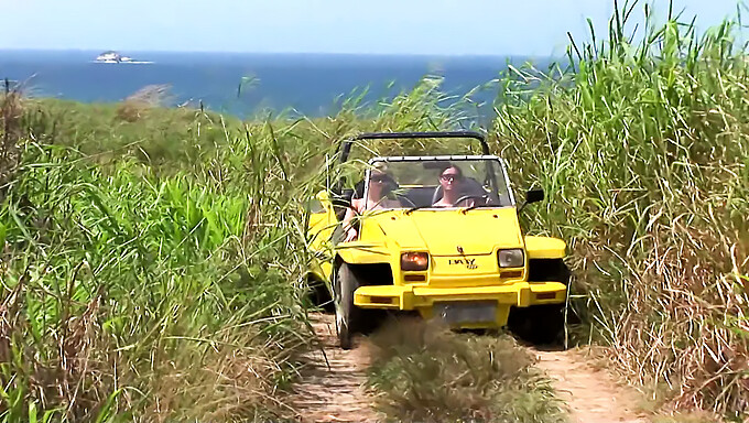 Duas Lésbicas Amadoras Ficam Safadas Na Ilha De Certa