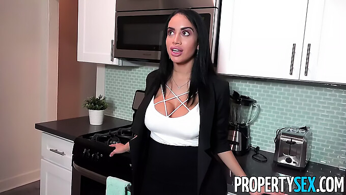 Real Estate Agent'S Big Boob Babe Client Demands Cfnm Sex