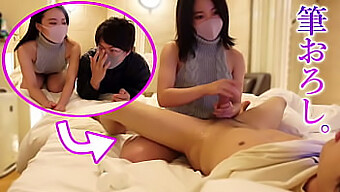 일본 십대 (18+) 가 핸드잡 중에 크림파이 오르가즘을 경험합니다